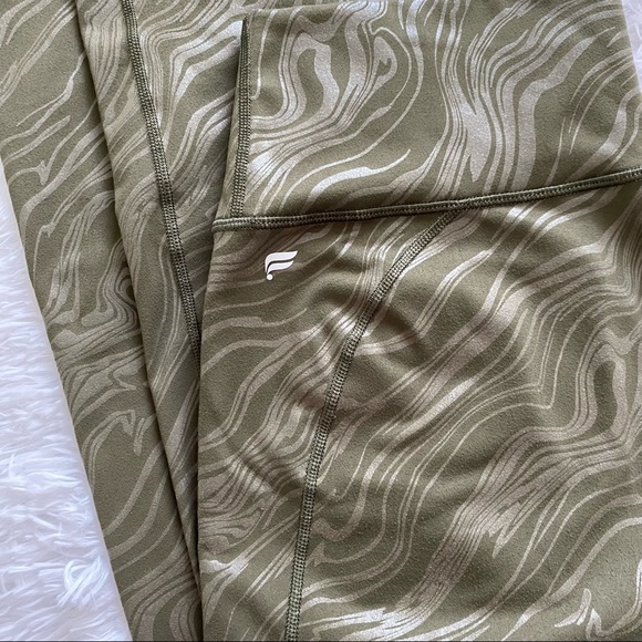 Fabletics | Define High Waisted 7/8 Legging in Ranger Green Small Marbleize - Picture 6 of 8